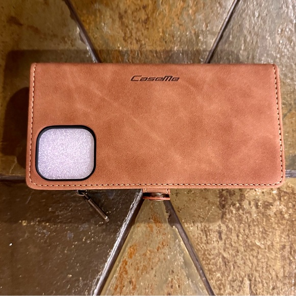 CaseMe Magnetic Wallet Case iPhone 12 & 12 Pro NEW Never Used!! - Picture 3 of 8